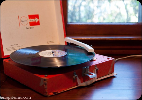 OrangeRecordPlayer©taniapalermophotography-1